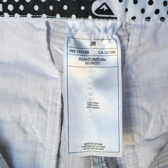 Quicksilver Shorts Size: 36 - Picture 3 of 6